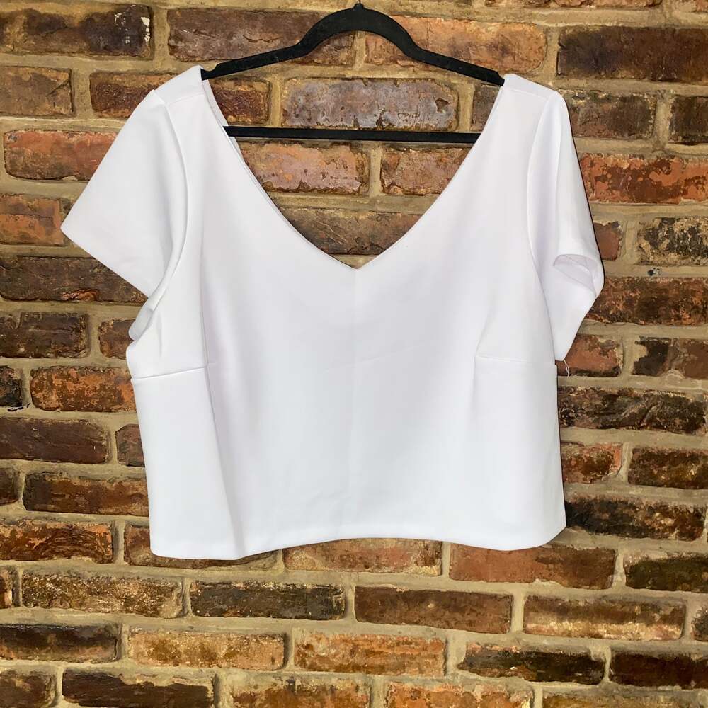Eloquii White V-Neck Short Cap Sleeve Cropped Blouse Women's Size 22